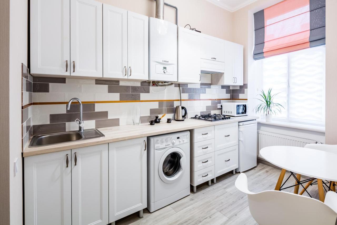 Old Town Cosy Apartment Lviv Extérieur photo
