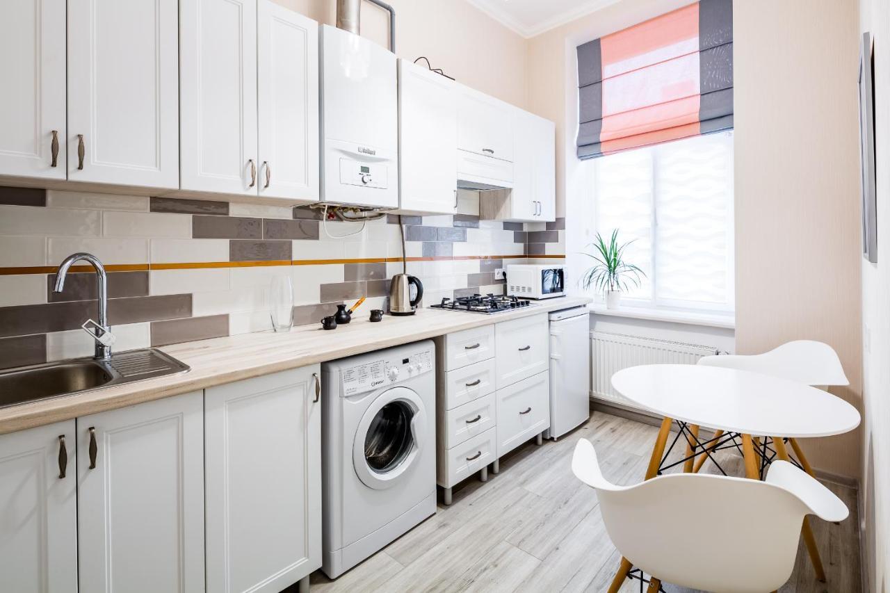Old Town Cosy Apartment Lviv Extérieur photo