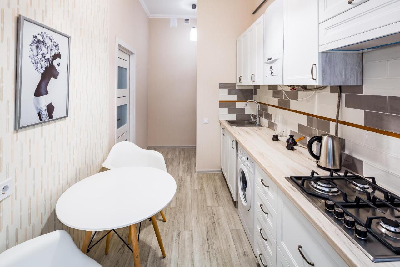 Old Town Cosy Apartment Lviv Extérieur photo